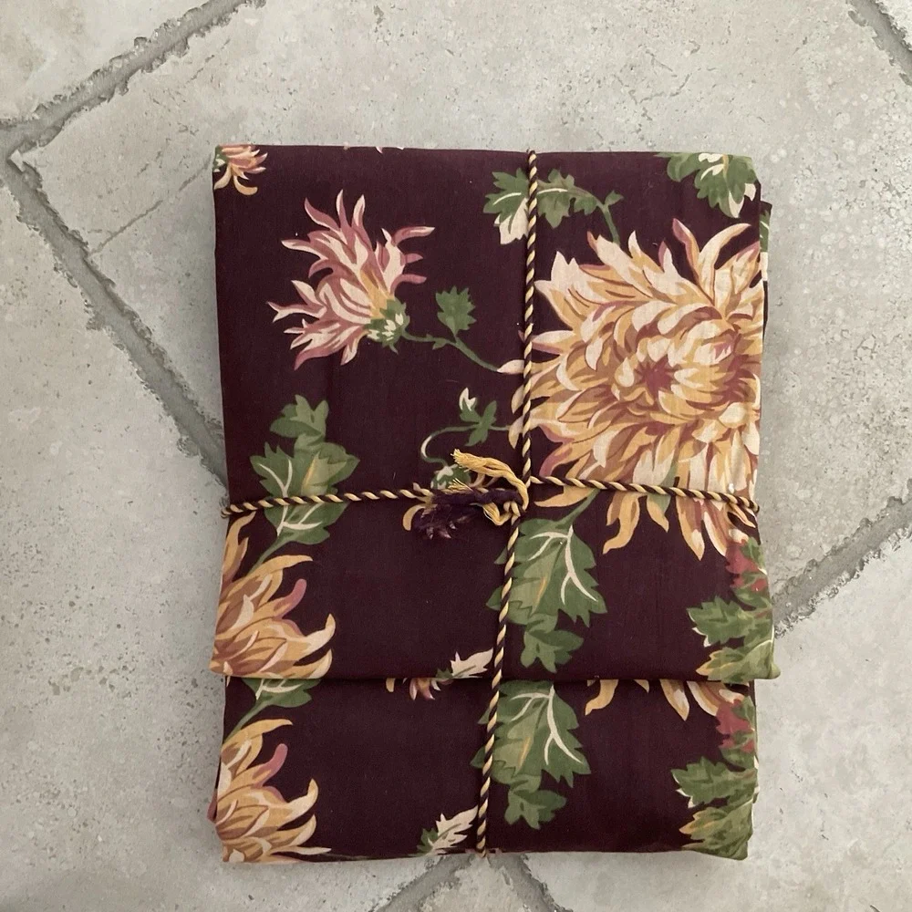 April Cornell ANTOINETTE Tablecloth (Burgundy/Brown) - Rectangle 60